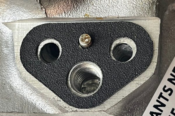 Triumph Unit oil line junction gasket  500 650 750 1963-1980