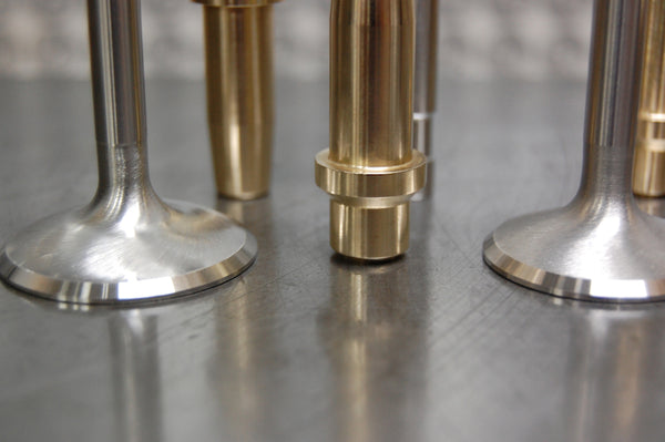 Triumph 750 Stainless OEM valve/guide kit