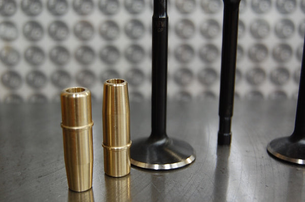 Triumph 500 Unit Black Diamond Valve/Guide Kits