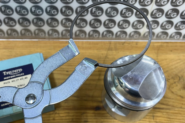 Piston ring installer / expander tool